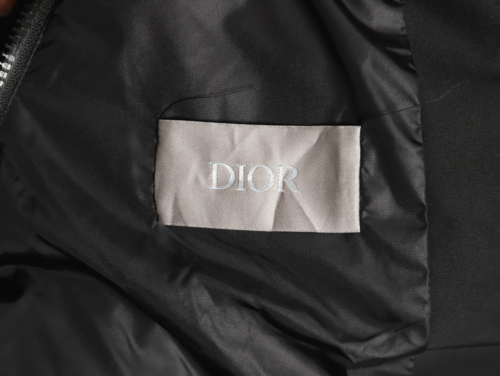 Dior embroidered removable sleeve cotton jacket TSK1