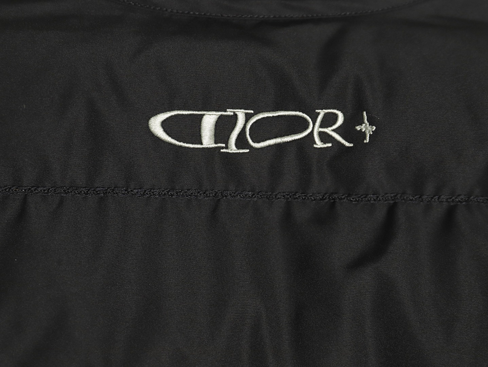 Dior embroidered removable sleeve cotton jacket TSK1