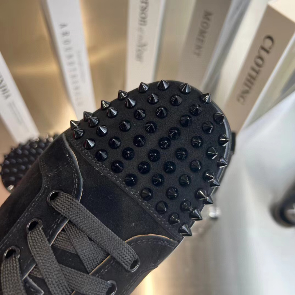 Christian Louboutin Louis Junior Spikes
