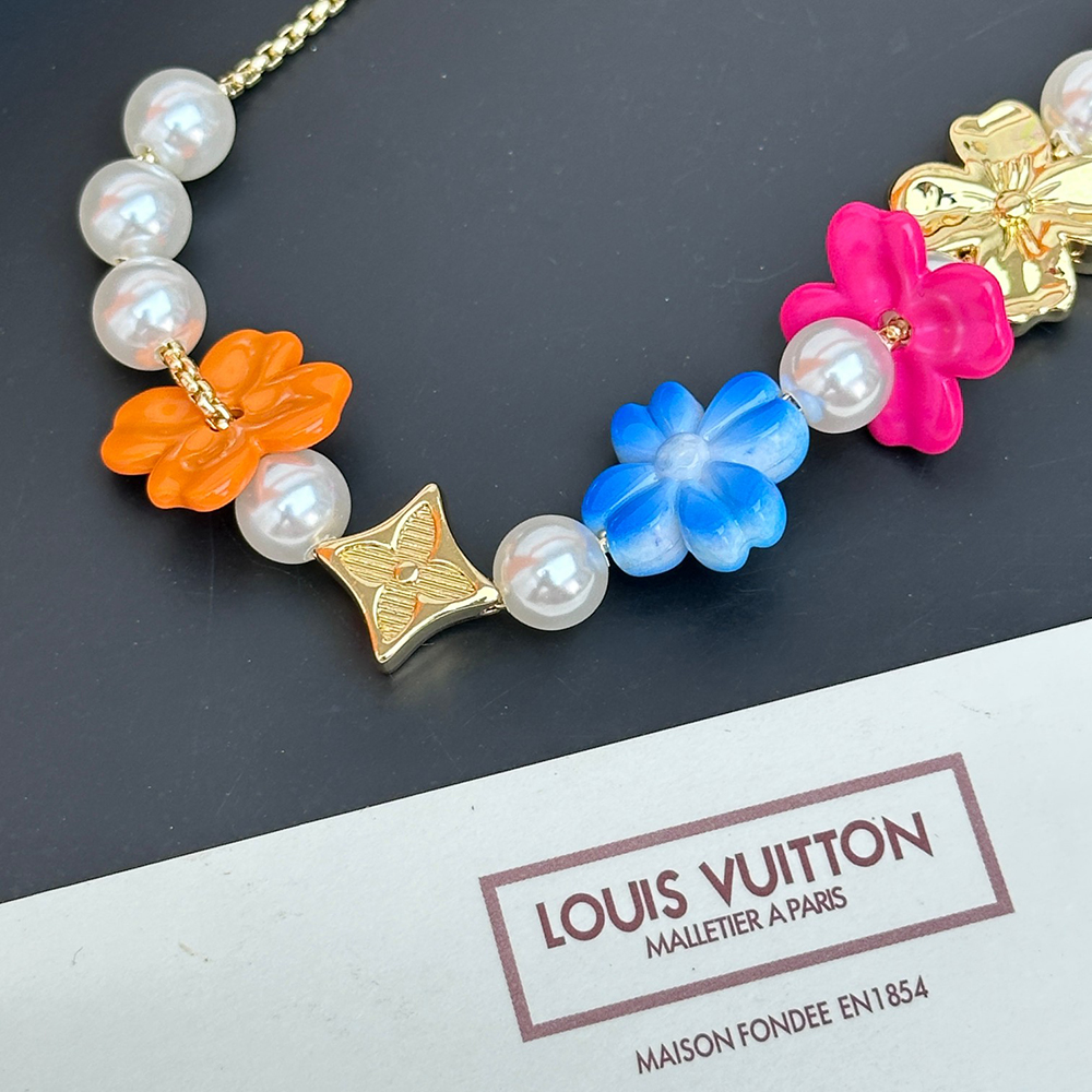 Louis Vuitton Surfin' Flower Necklaces M01863