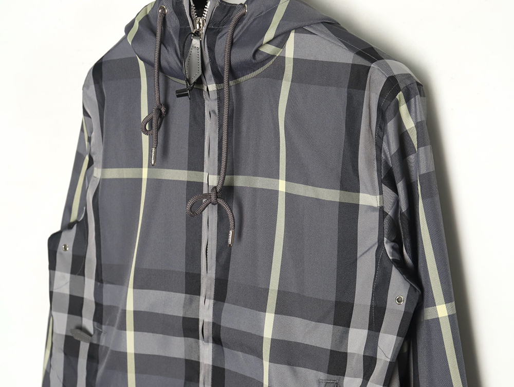 Burberry Check Reversible Hooded Jacket TSK1
