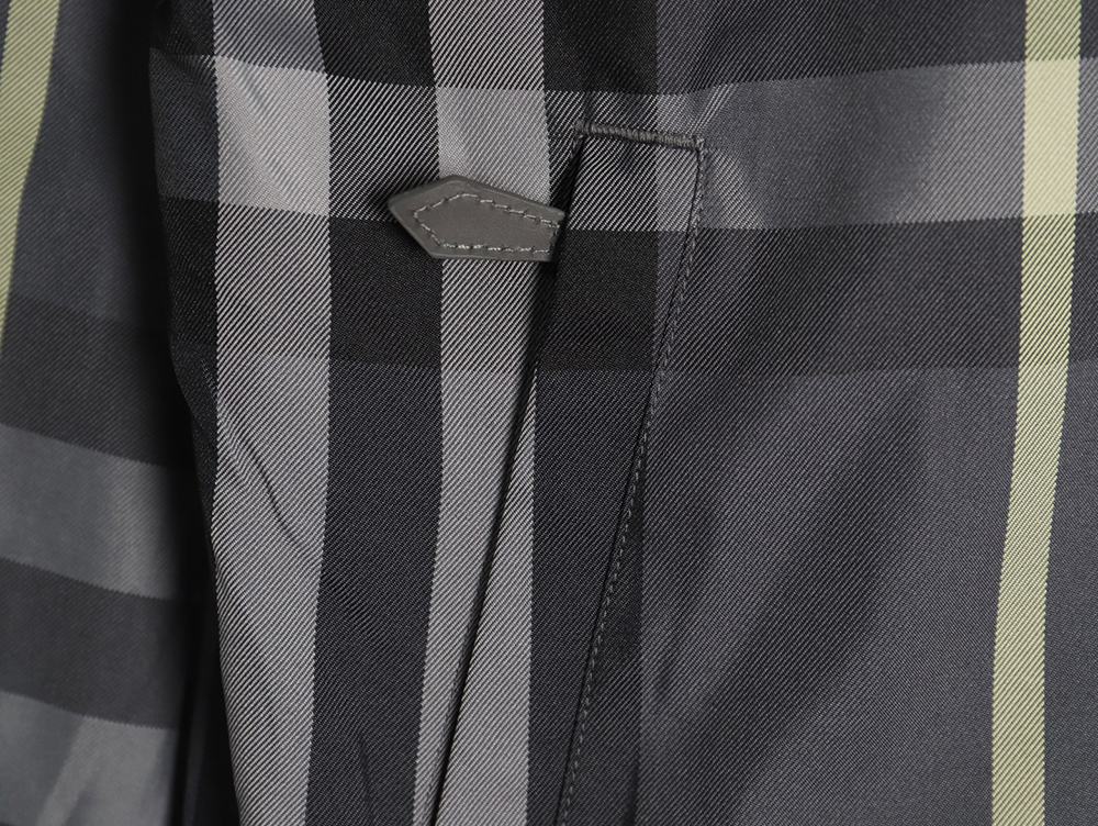 Burberry Check Reversible Hooded Jacket TSK1
