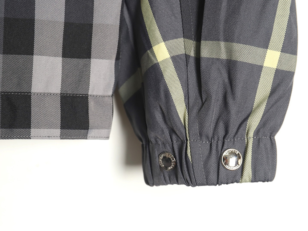 Burberry Check Reversible Hooded Jacket TSK1