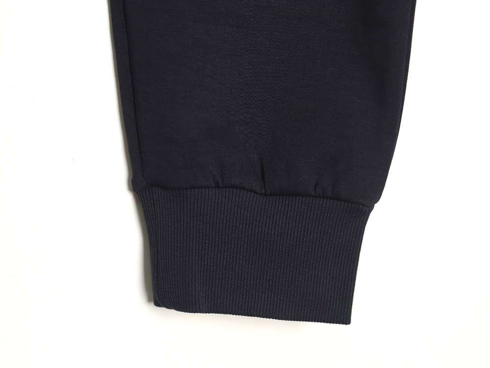 Louis Vuitton pocket embroidered logo cotton cargo trousers TSK1