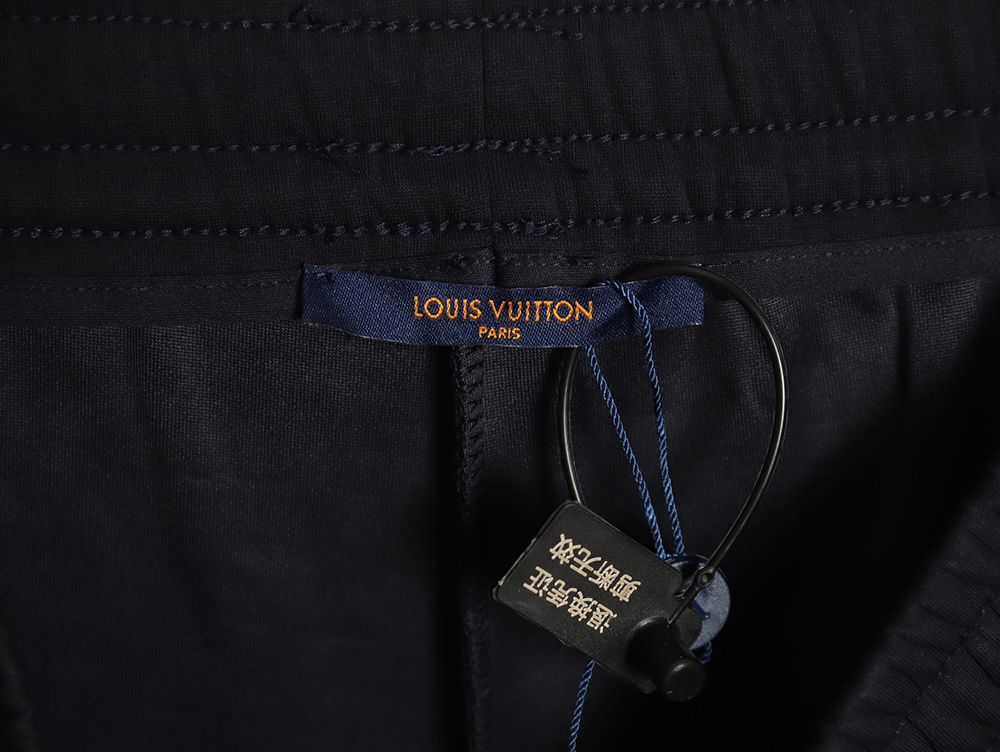 Louis Vuitton pocket embroidered logo cotton cargo trousers TSK1