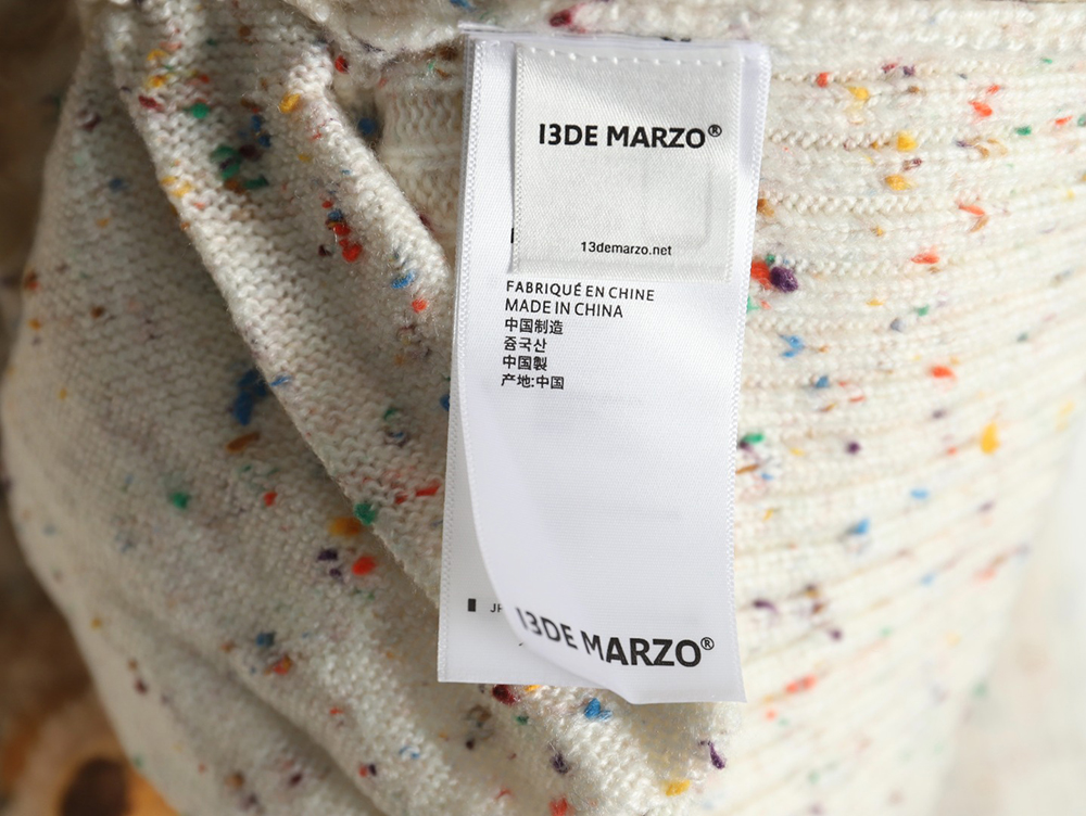 13De Marzo horn button hooded cardigan sweater