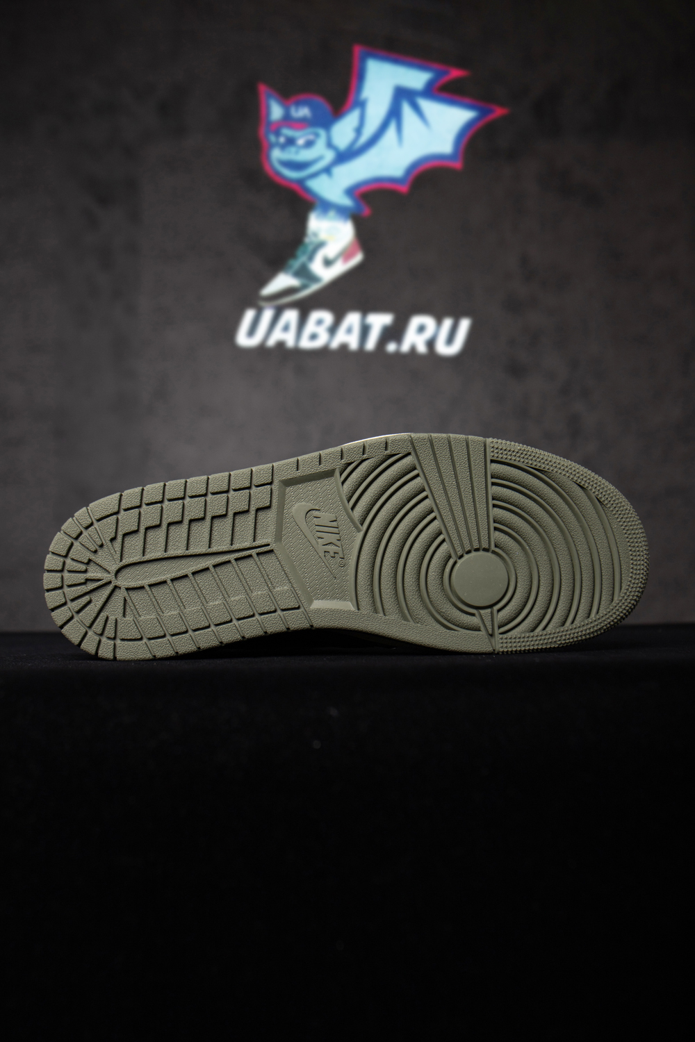 Travis Scott x Air Jordan 1 Low OG SP 'Medium Olive'