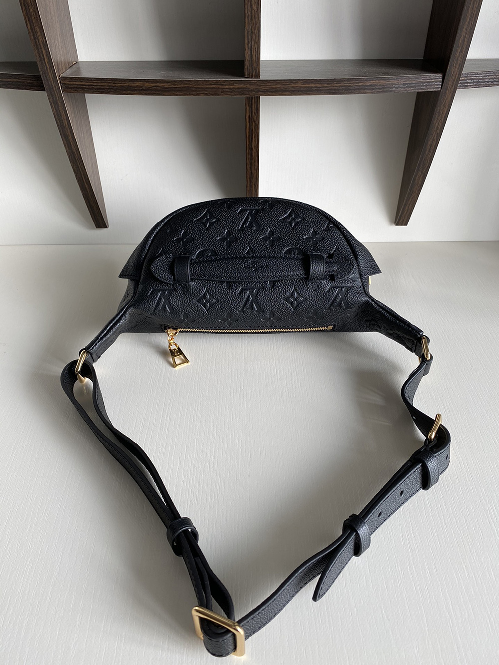 Louis Vuitton Bags M44812 23*16*10cm