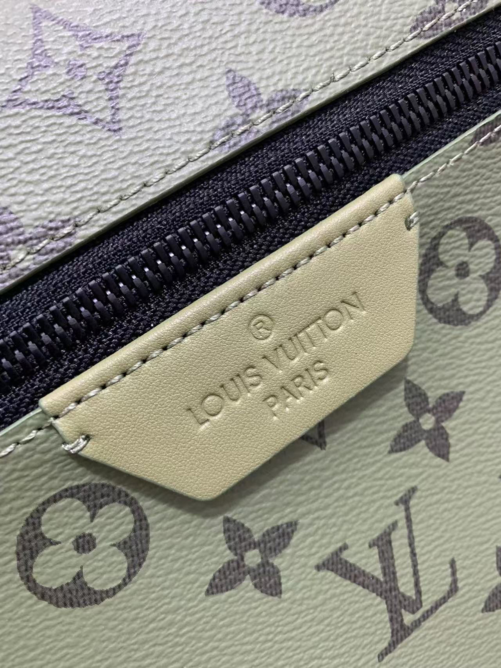 Louis Vuitton Discovery PM Backpack Bags M46802 29*38*20cm