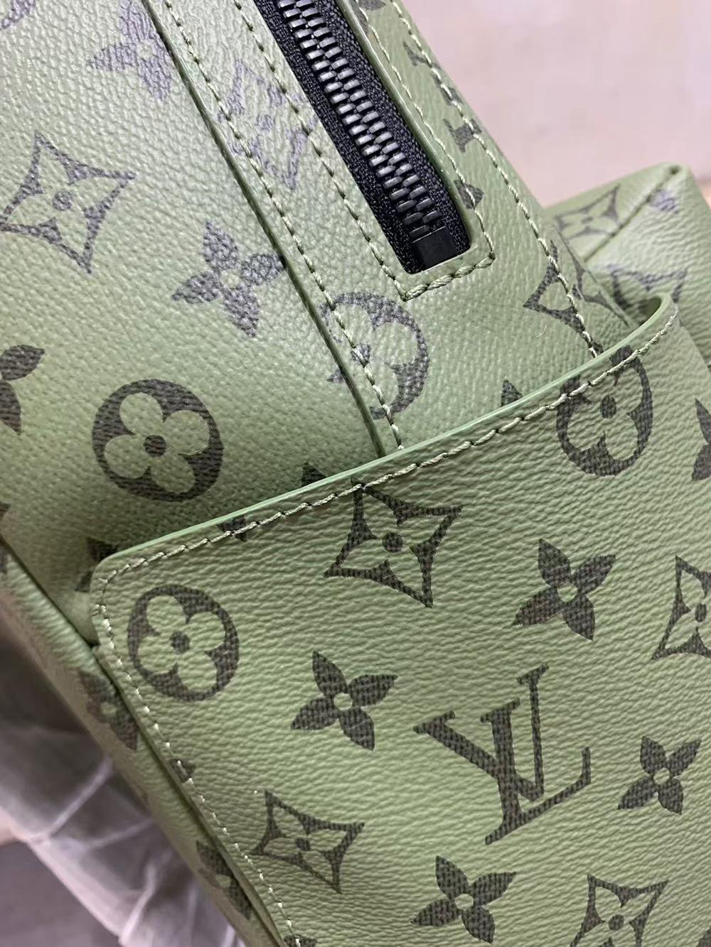 Louis Vuitton Discovery PM Backpack Bags M46802 29*38*20cm