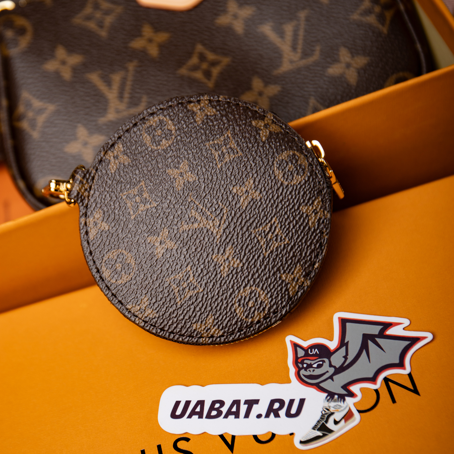 Louis Vuitton Bags M44813 24*16*6cm