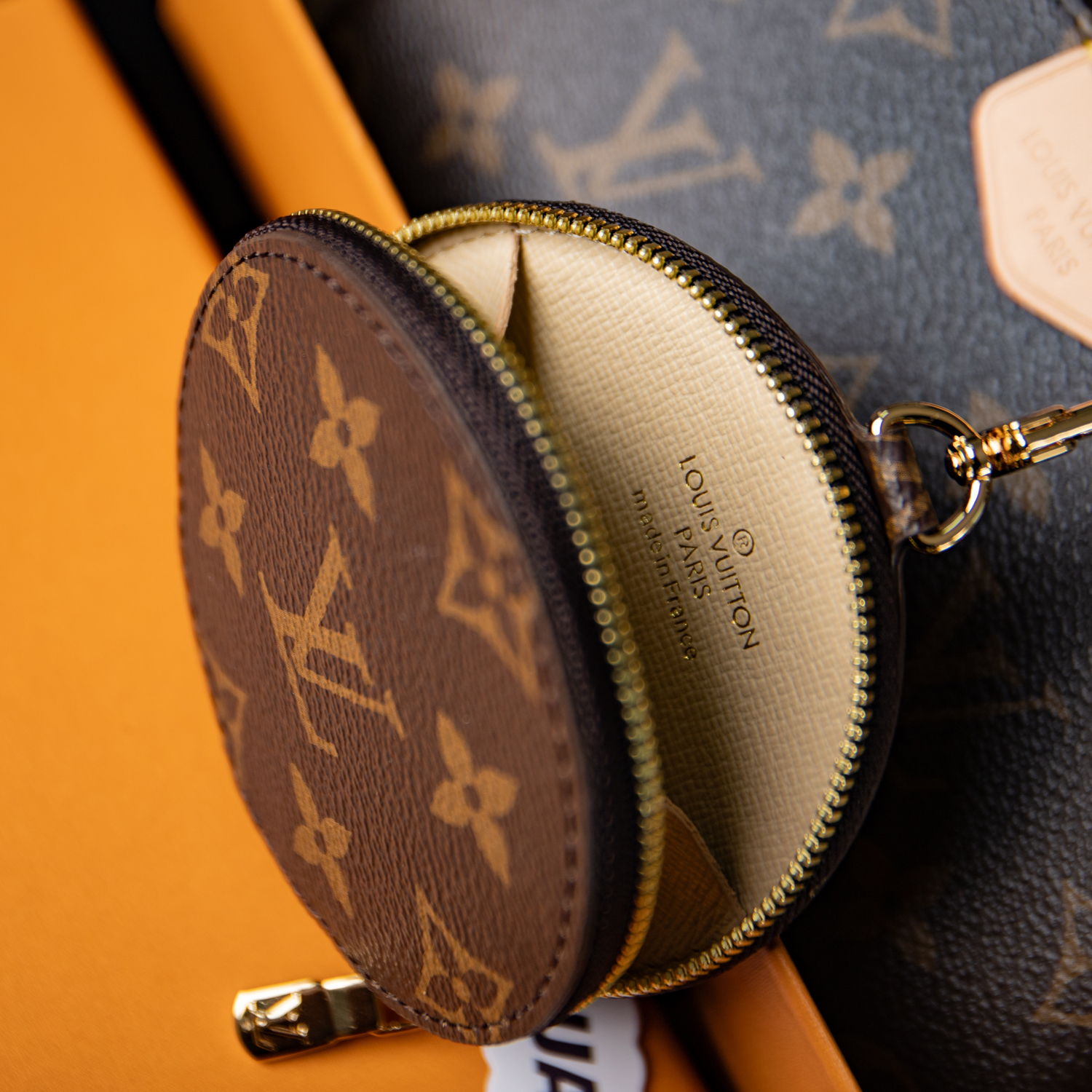 Louis Vuitton Bags M44813 24*16*6cm