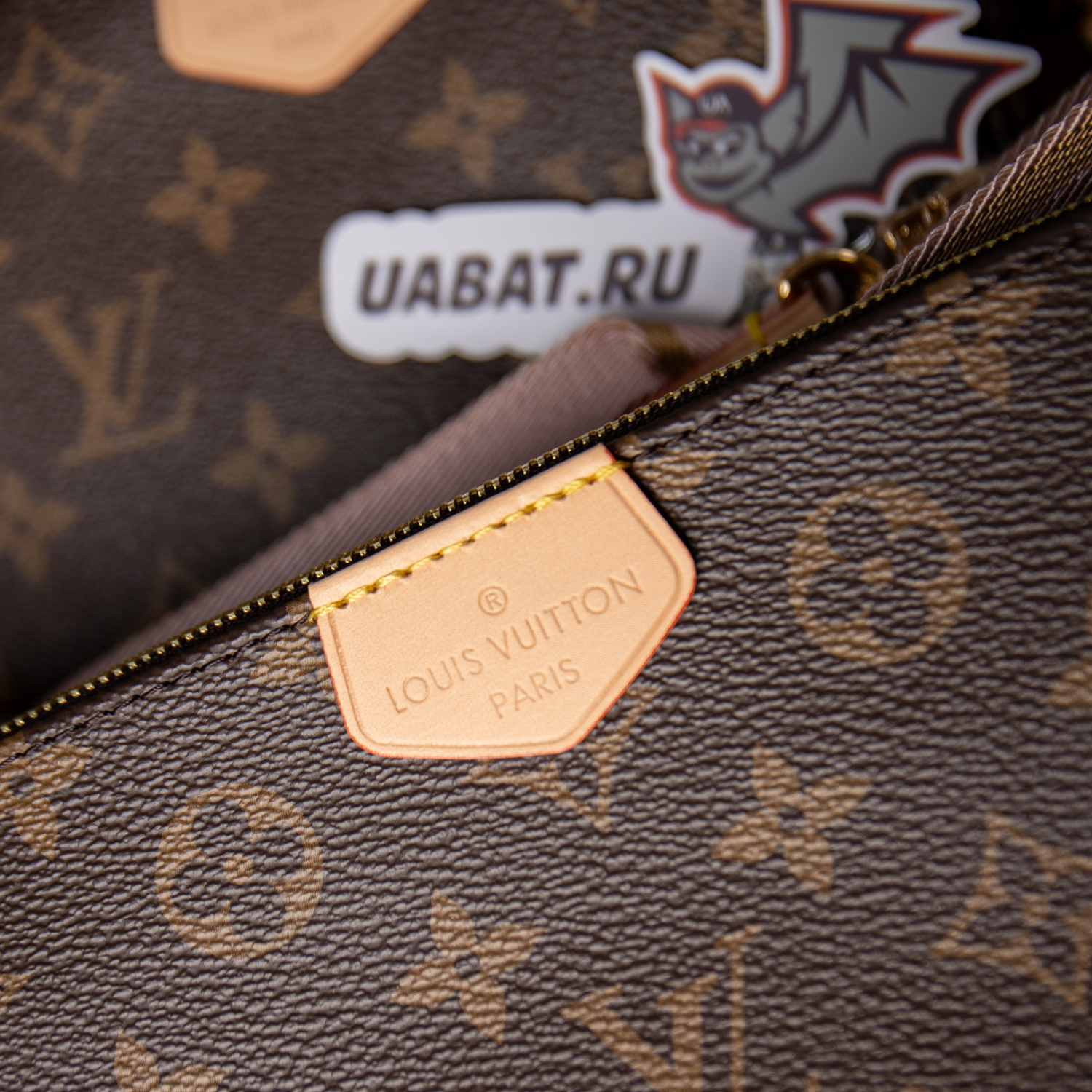 Louis Vuitton Bags M44813 24*16*6cm