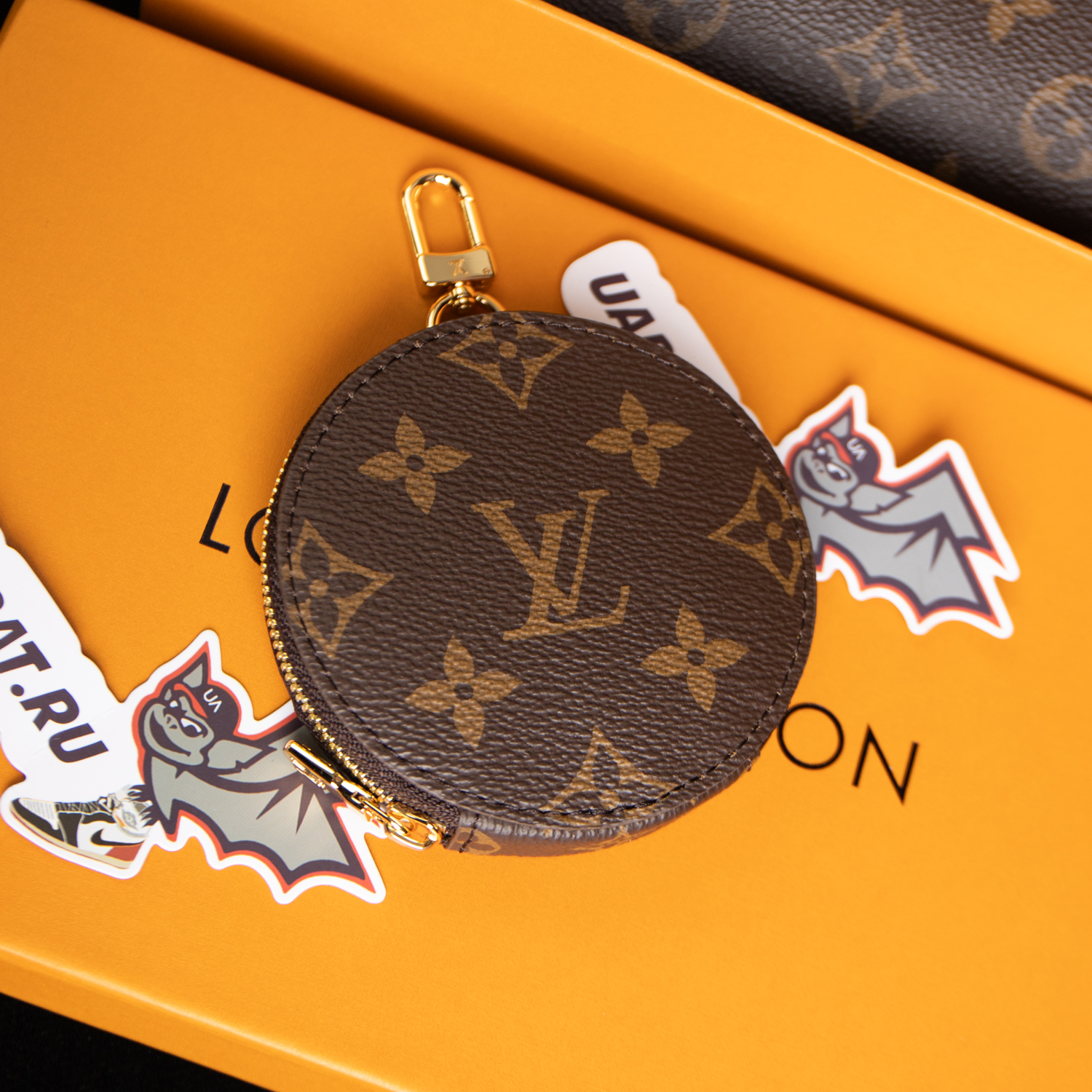 Louis Vuitton Bags M44813 24*16*6cm