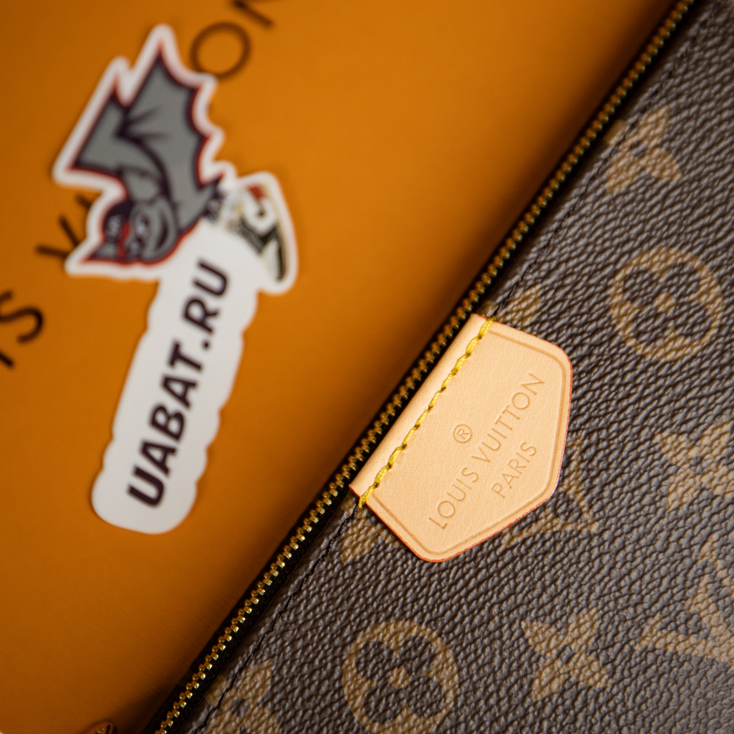 Louis Vuitton Bags M44813 24*16*6cm