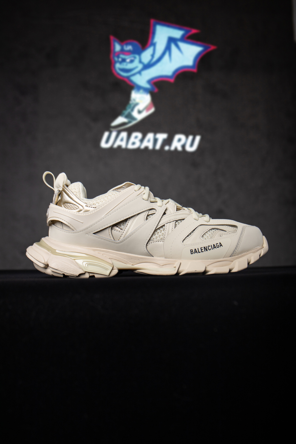 BALENCIAGA TRACK SNEAKER IN BEIGE