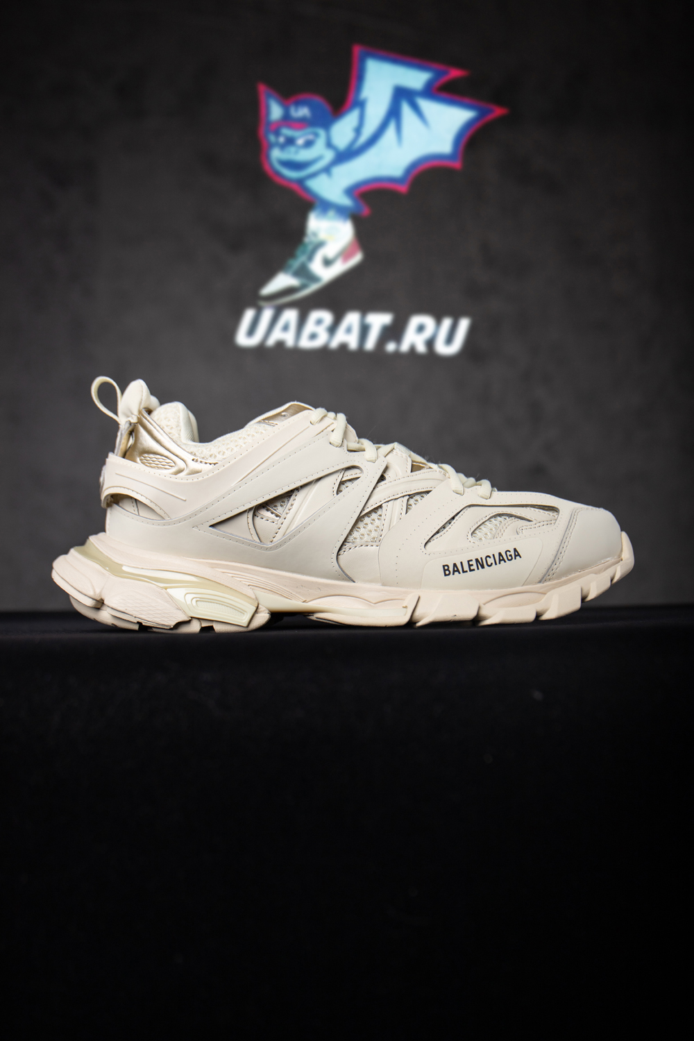 BALENCIAGA TRACK SNEAKER IN BEIGE