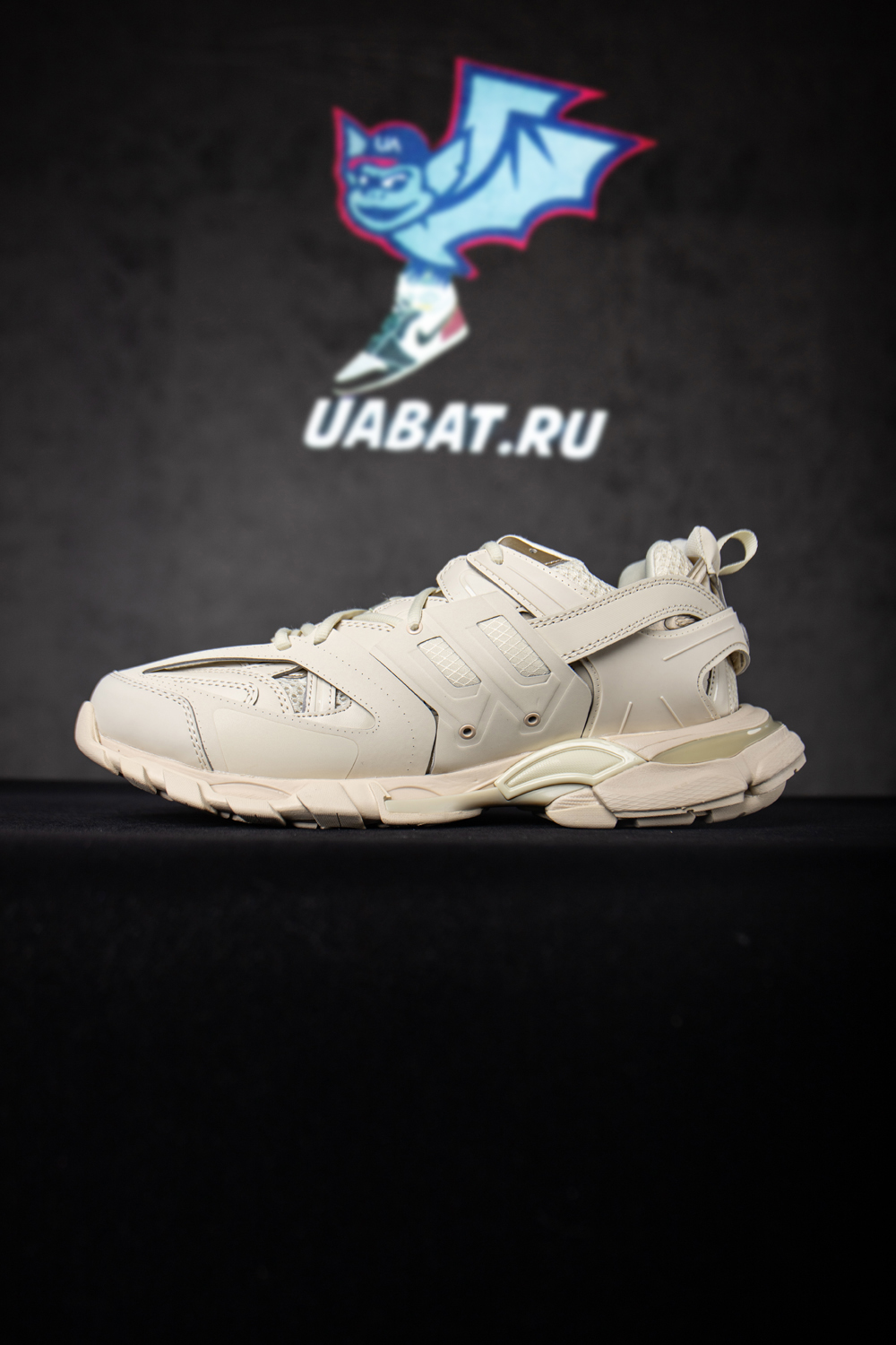 BALENCIAGA TRACK SNEAKER IN BEIGE