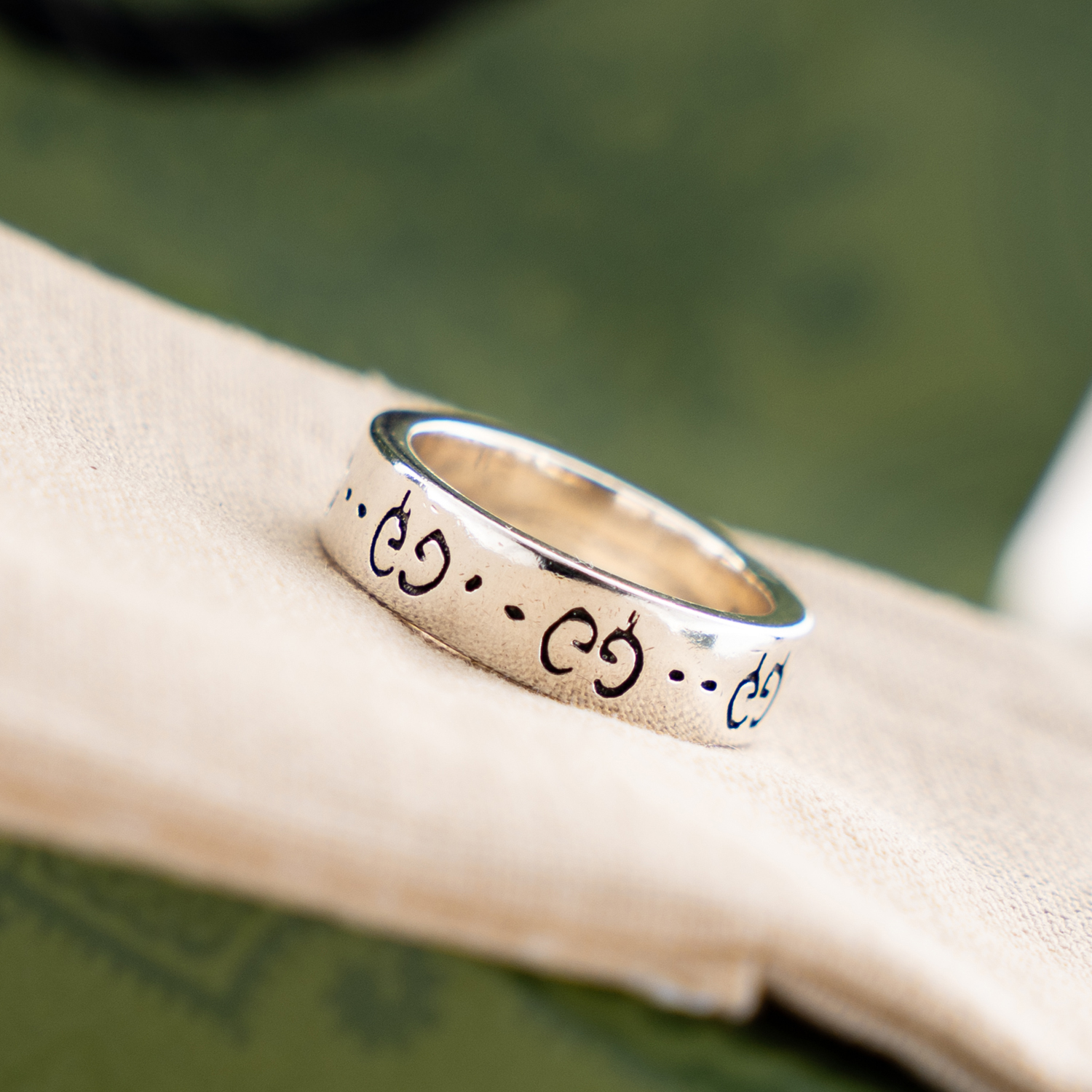 Gucci Ghost rings