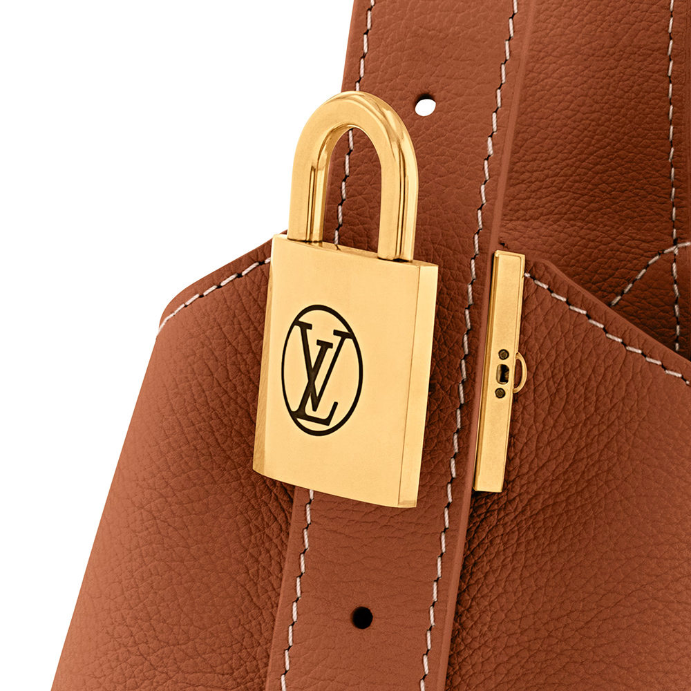 Louis Vuitton Low Key Hobo PM Bags M25354 28*16*24cm
