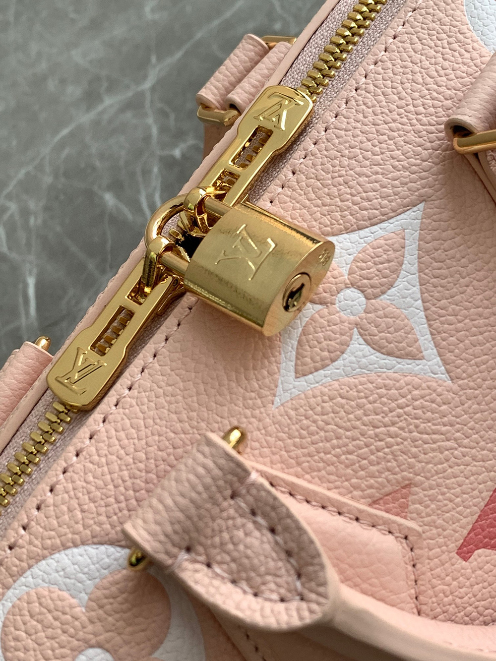 Louis Vuitton Speedy Bandoulière 20 Bags M46397 20*13*12cm