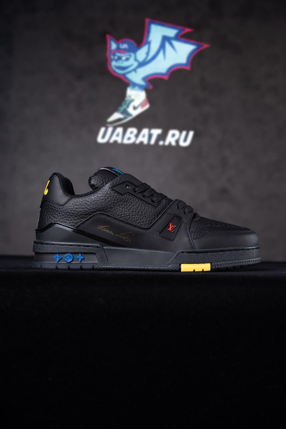 Louis Vuitton Trainer Black Signature