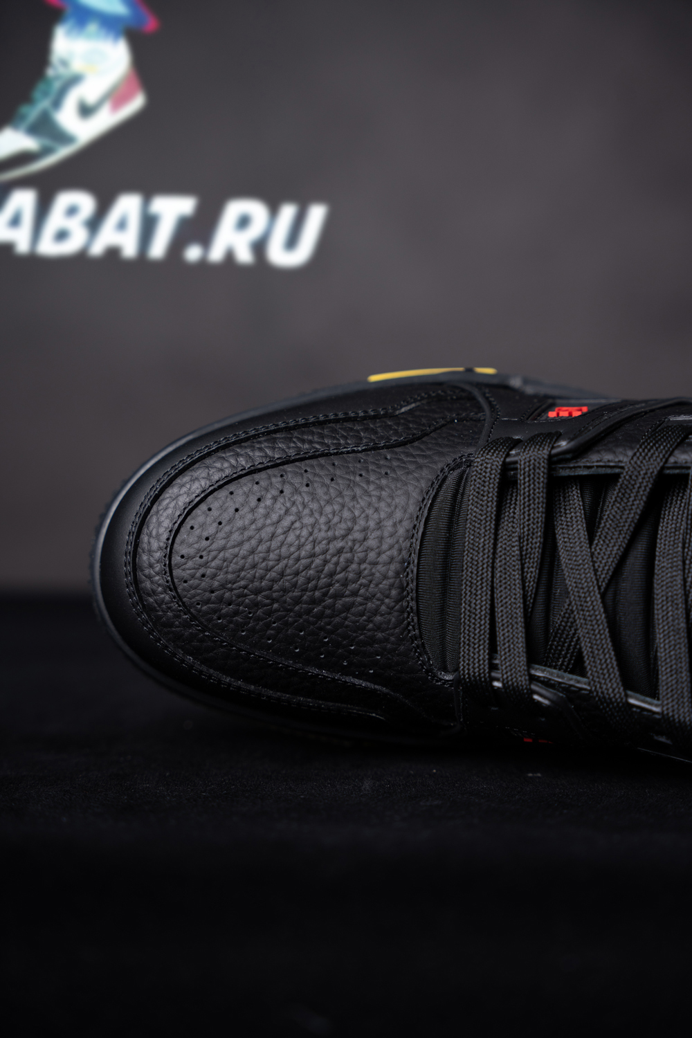 Louis Vuitton Trainer Black Signature