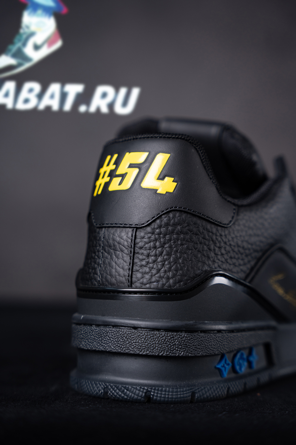 Louis Vuitton Trainer Black Signature