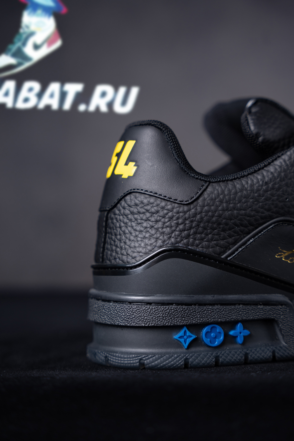 Louis Vuitton Trainer Black Signature