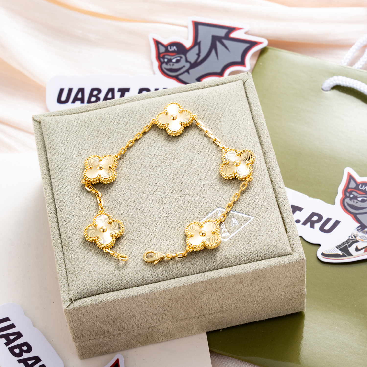 Van Cleef & Arpels Vintage Alhambra bracelet 5 motifs