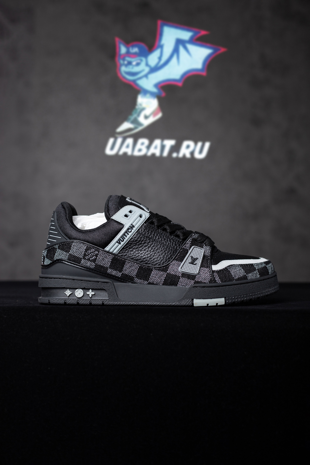 Louis Vuitton Trainer Black