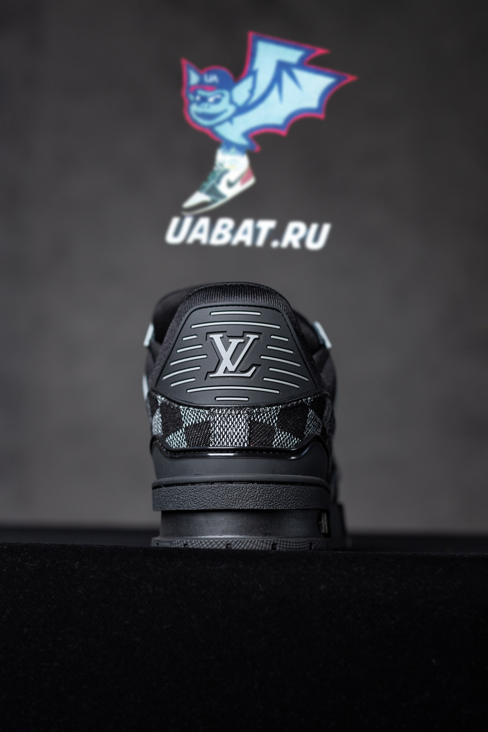 Louis Vuitton Trainer Black
