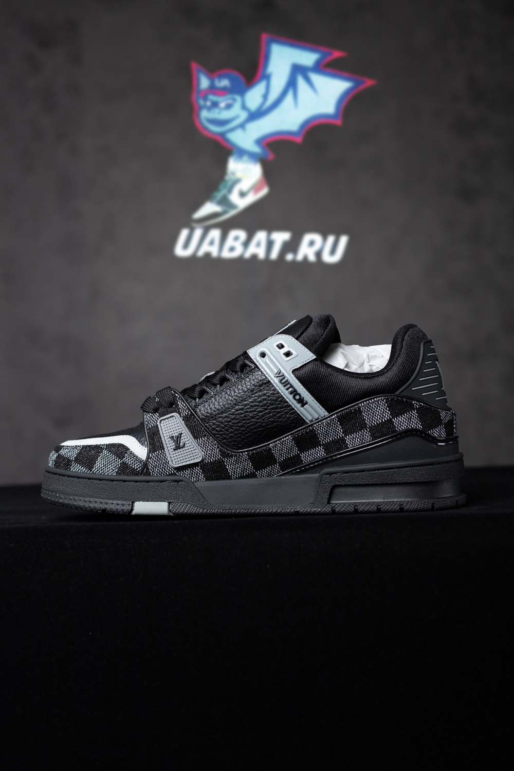 Louis Vuitton Trainer Black