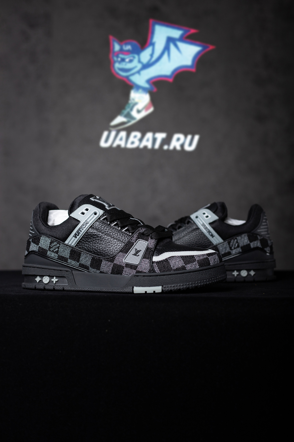 Louis Vuitton Trainer Black