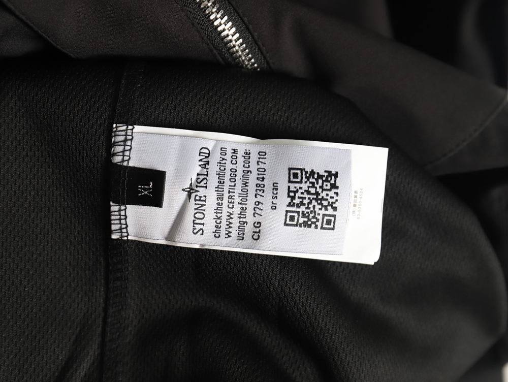 Stone Island Plain Hooded Zip-Up Jacket TSK1