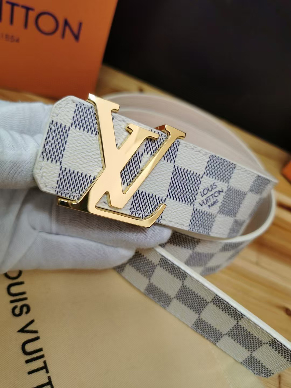 Louis Vuitton Belts M0569Q 40mm