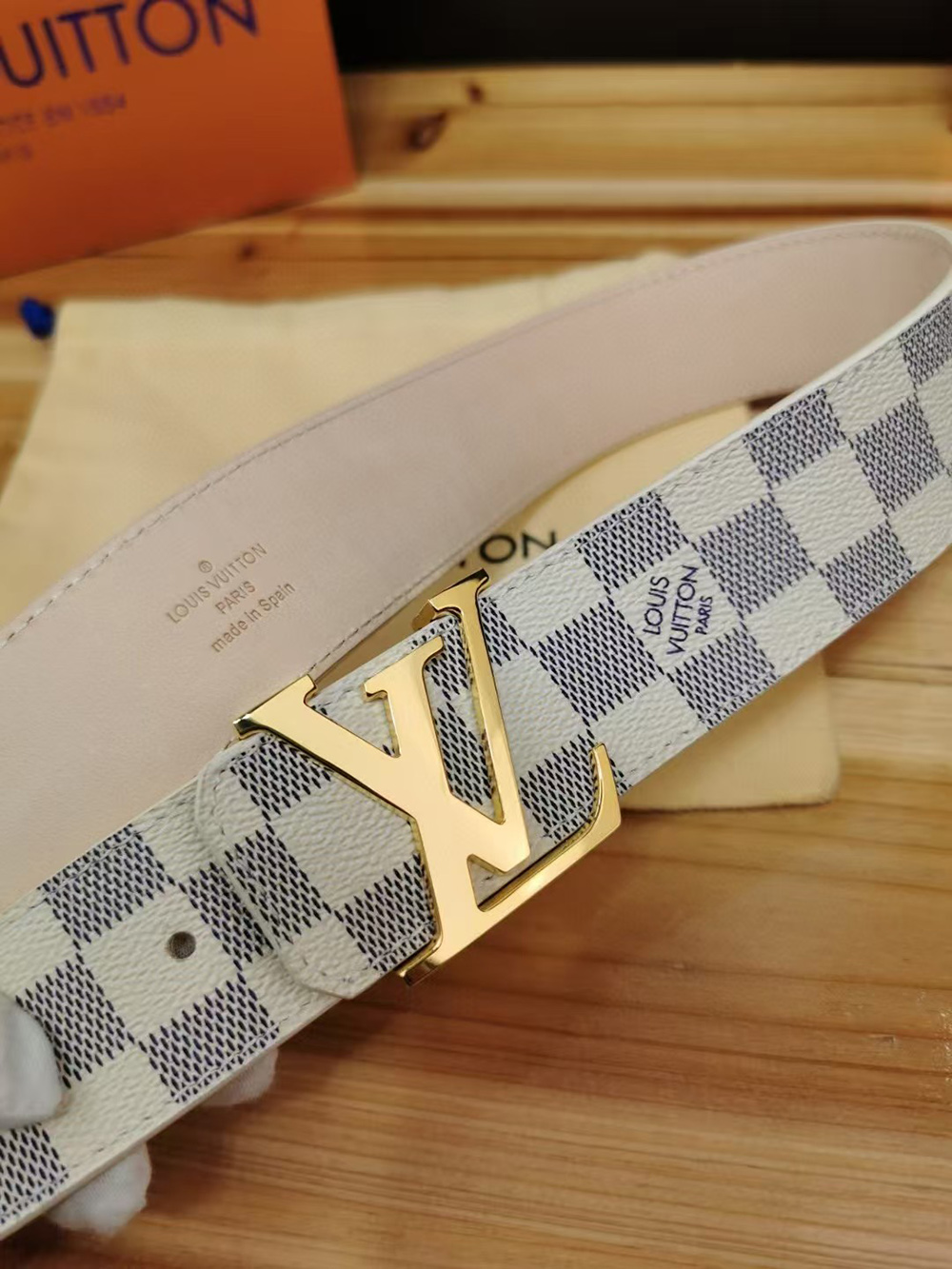 Louis Vuitton Belts M0569Q 40mm