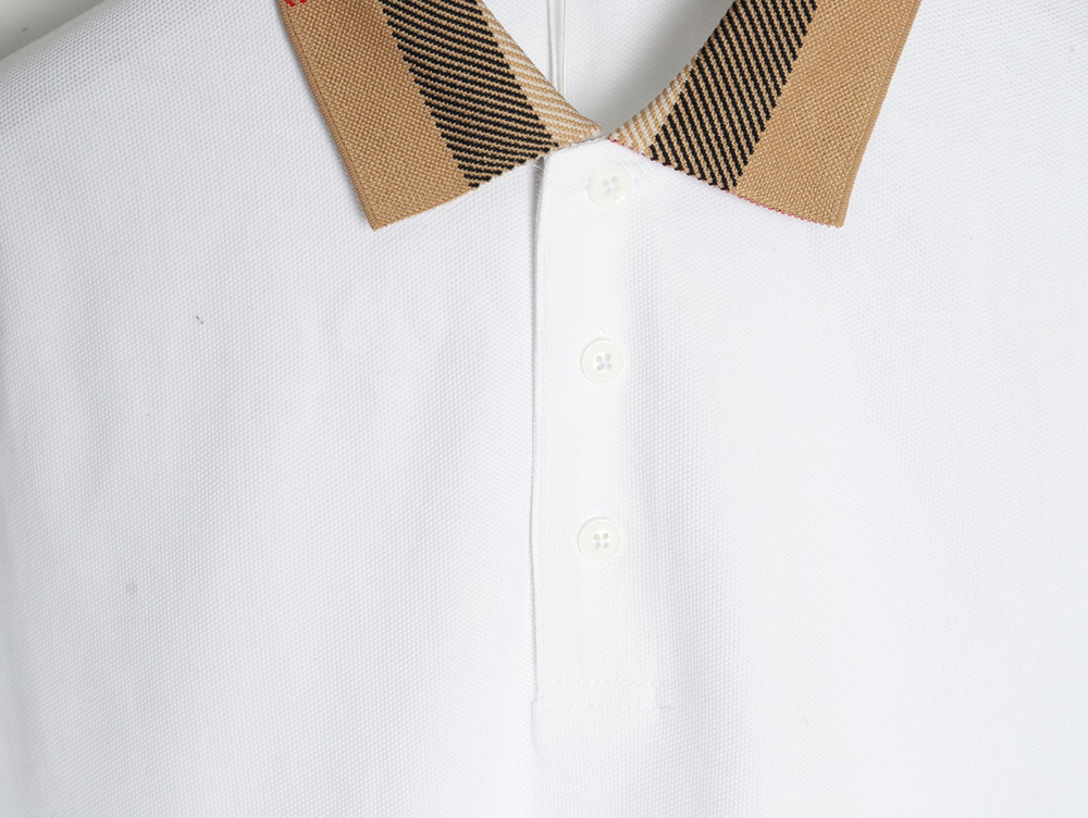 Burberry Classic Collar Check Short Sleeve Polo Shirt TSK2