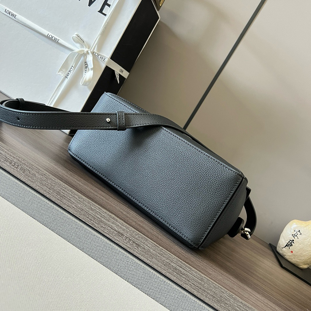 Loewe Small Puzzle Edge Bags P60X41 29*19.5*14cm
