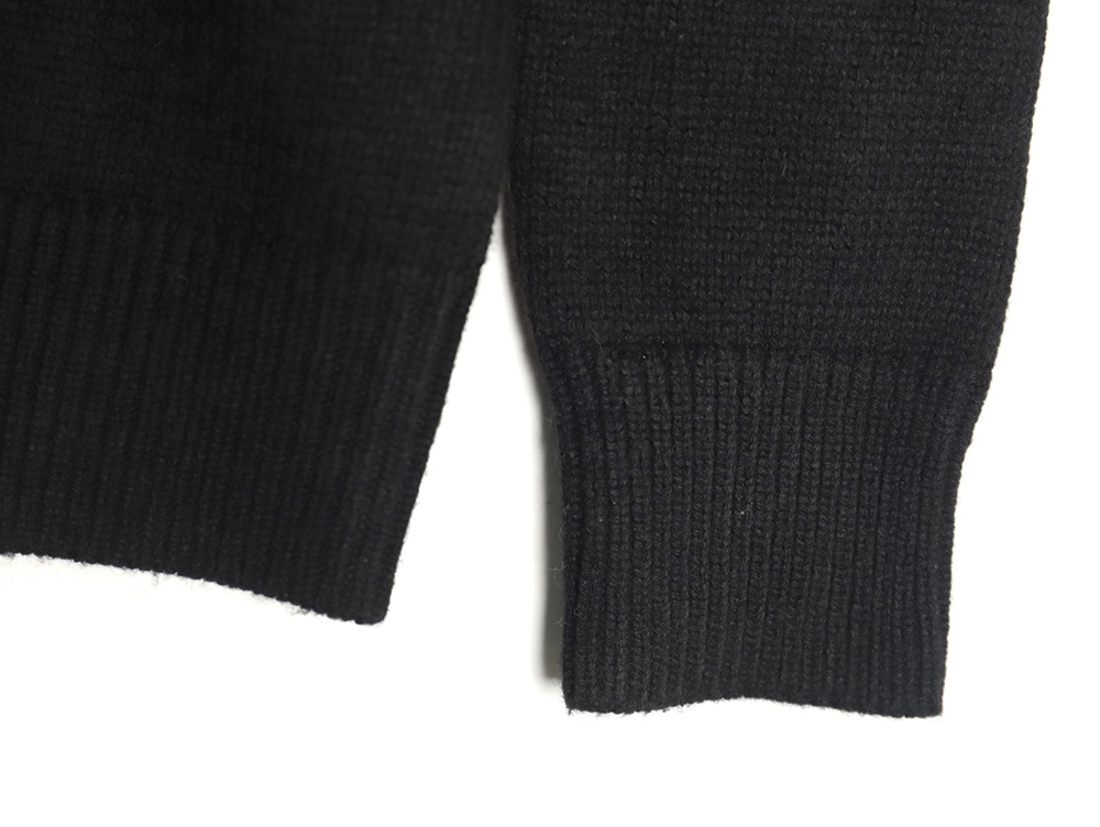 Burberry Equestrian Knight Logo Cashmere Blend Crew Neck Sweater TSK1