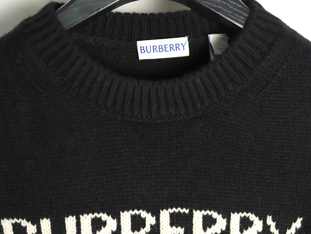 Burberry Equestrian Knight Logo Cashmere Blend Crew Neck Sweater TSK1