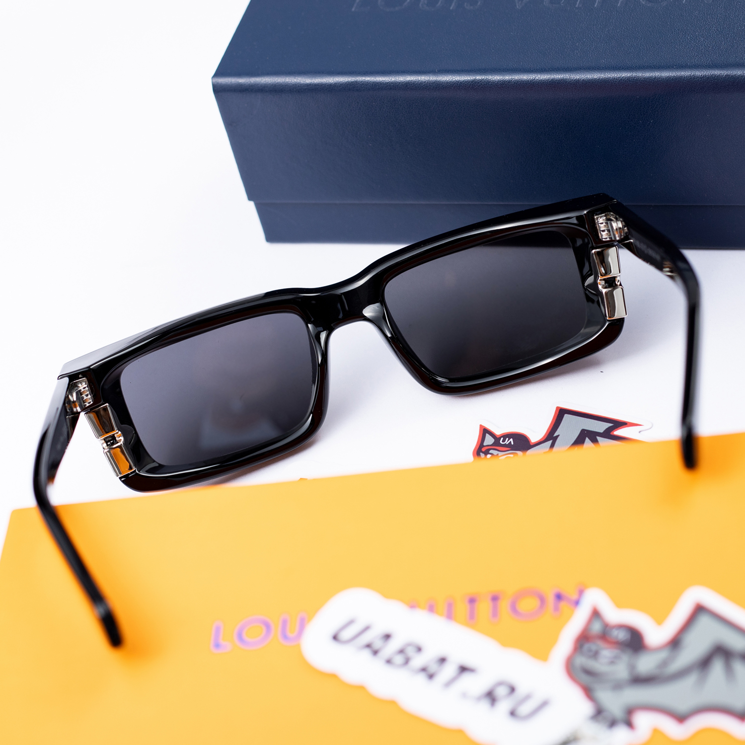 Louis Vuitton Venice Square Sunglasses Z2187U
