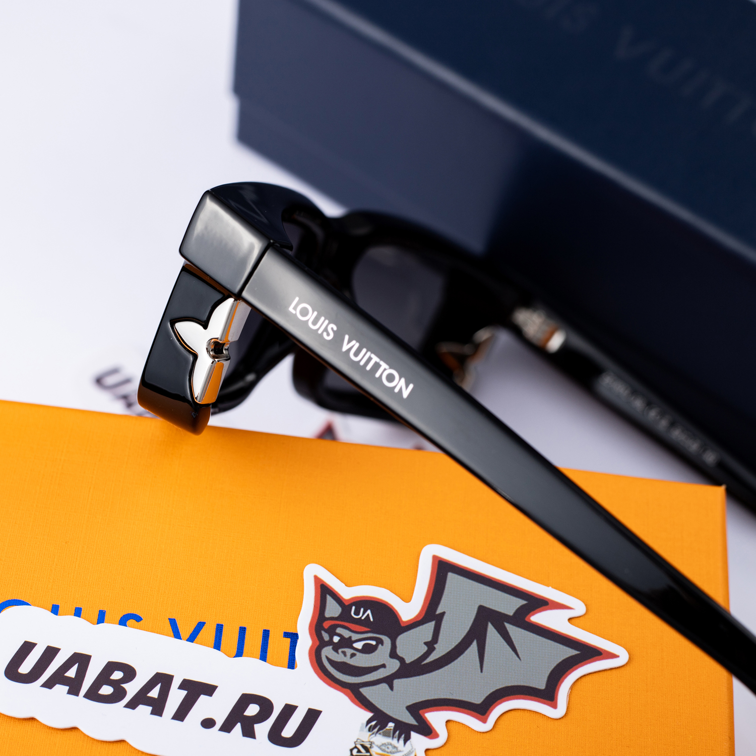 Louis Vuitton Venice Square Sunglasses Z2187U
