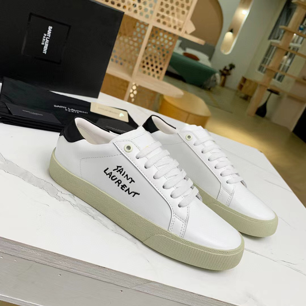 Saint Laurent Court Classic SL/06