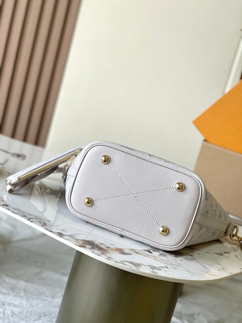 Louis Vuitton Blossom PM Bags M12088 22*14*16cm