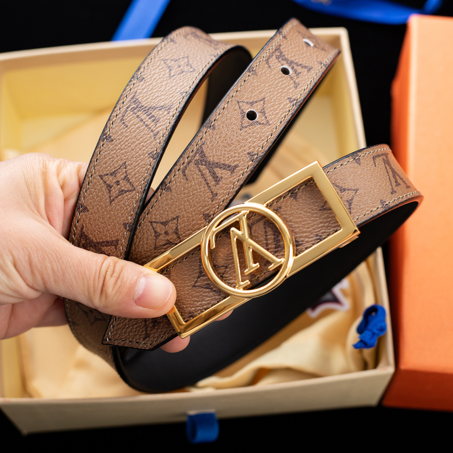 Louis Vuitton Dauphine 25mm Reversible Belts M0196V