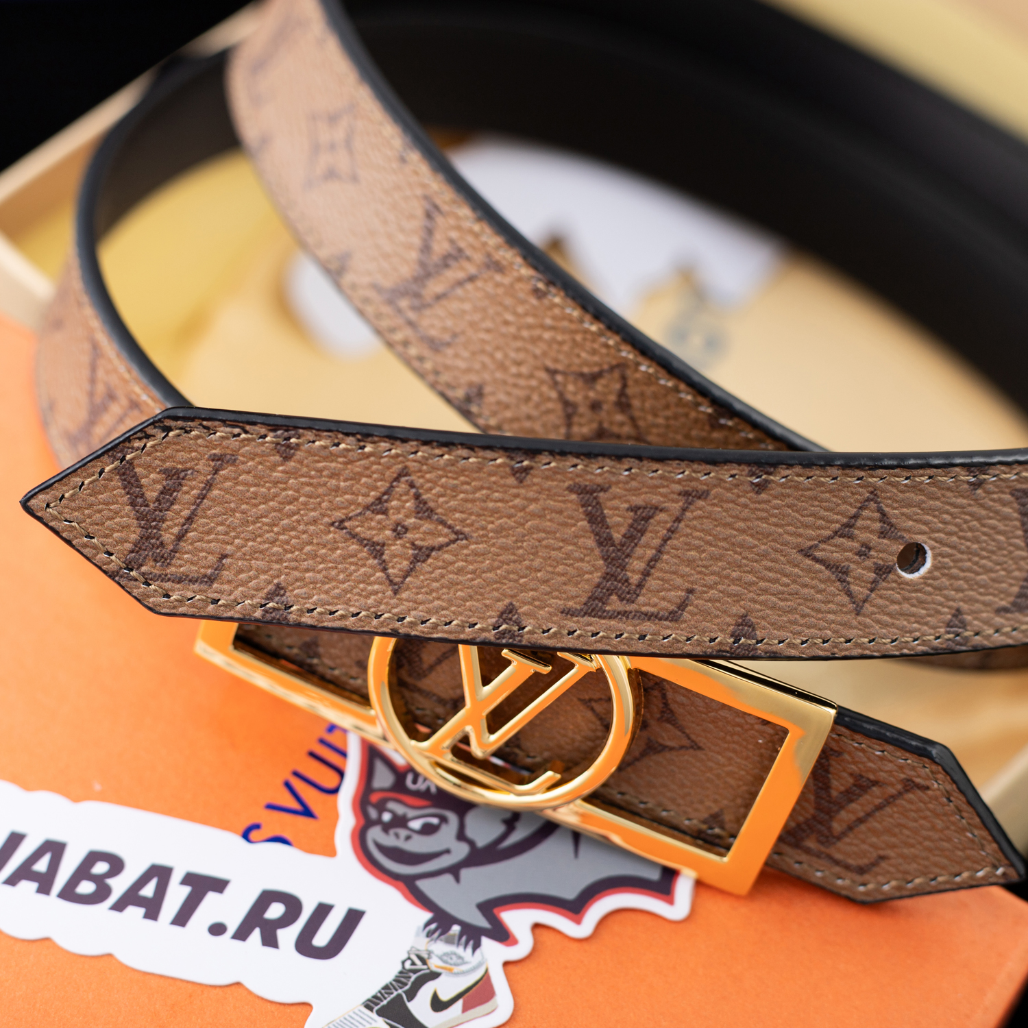 Louis Vuitton Dauphine 25mm Reversible Belts M0196V