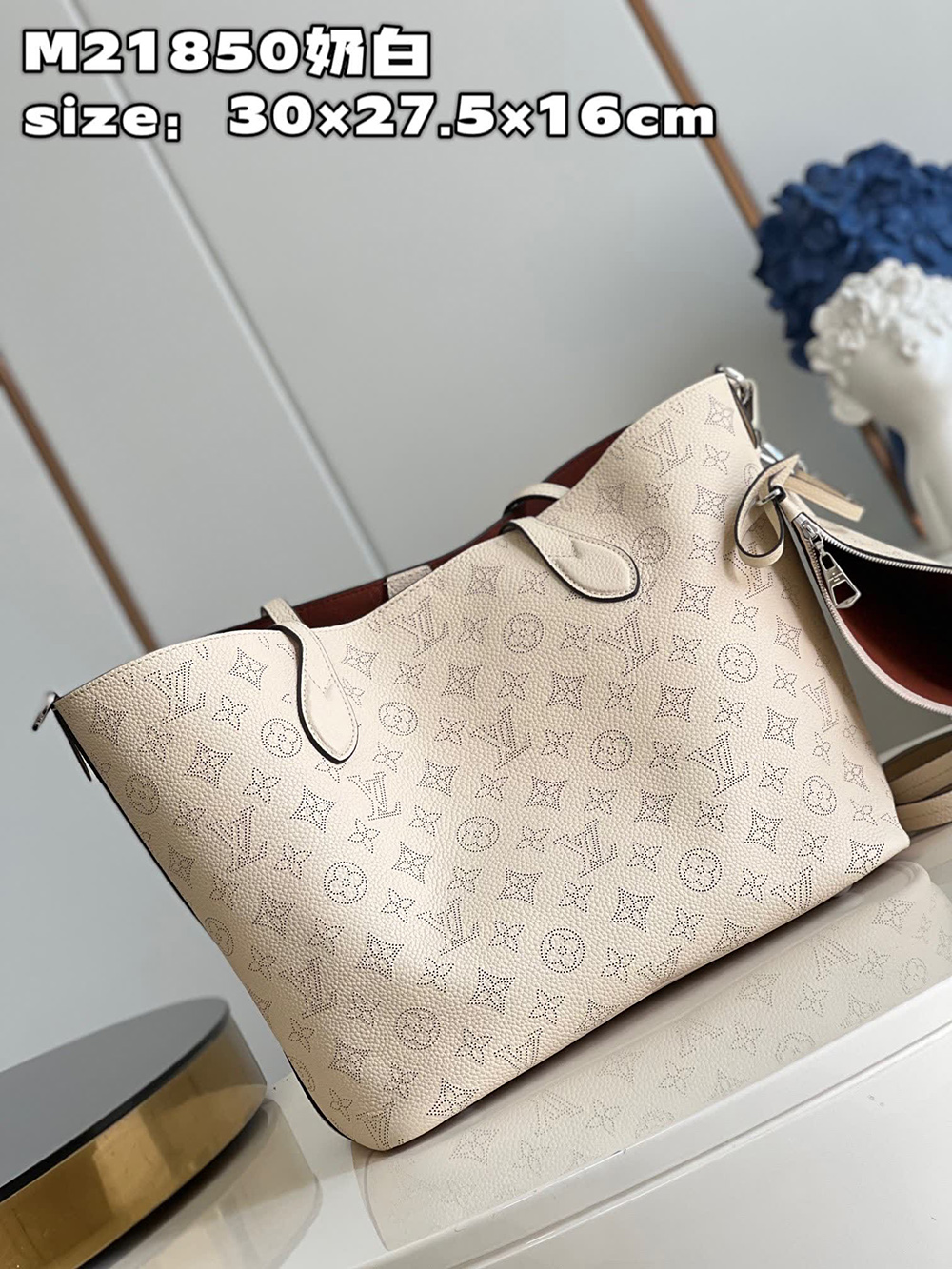Louis Vuitton Blossom Bags M21850 30*27.5*16cm