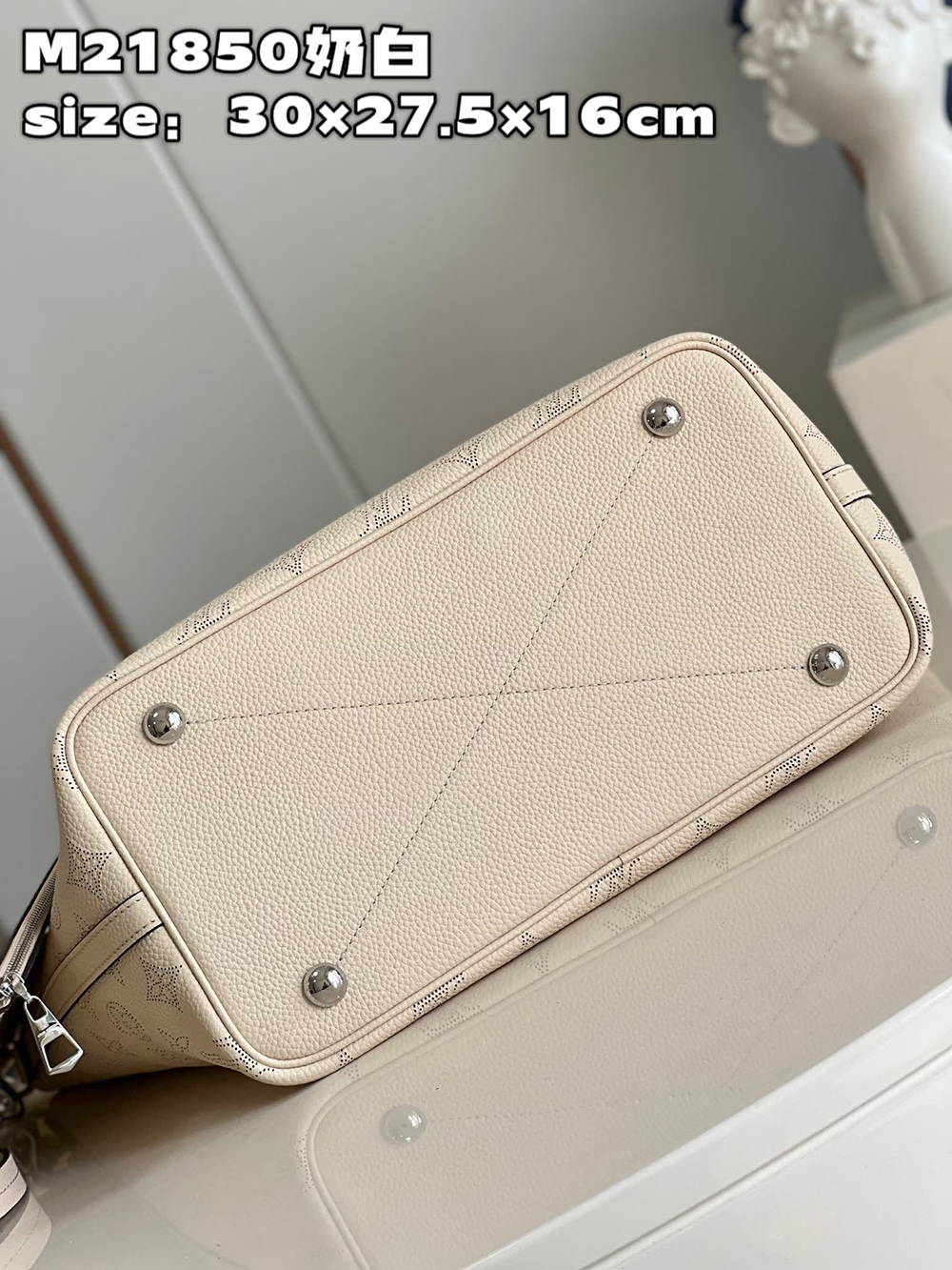 Louis Vuitton Blossom Bags M21850 30*27.5*16cm