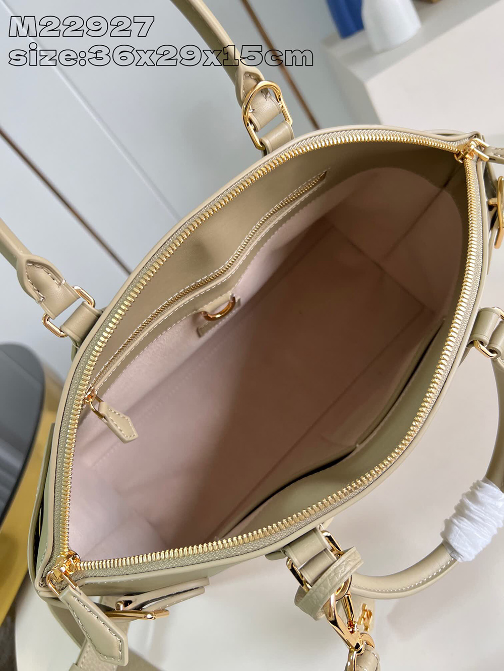 Louis Vuitton Bags M22927 36*29*15cm